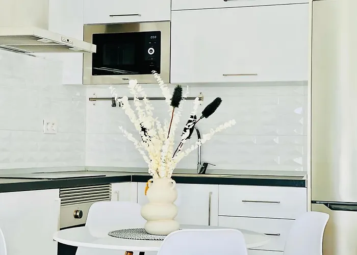 Canaryislandshost L Arena *